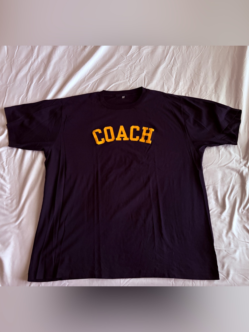 Coach Printed Logo Men’s T-Shirt in Dark Blue with Gold Lettering 2XL Athletic